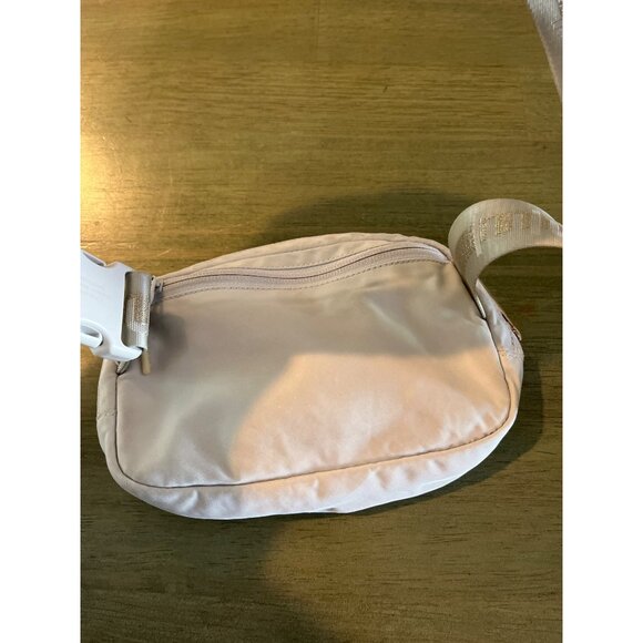 Lululemon Everywhere Belt Bag Light Cream Nylon Adjustable Strap - Picture 7 of 9
